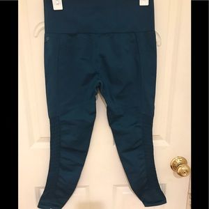 FABLETICS LEGGINGS. SIZE Medium.